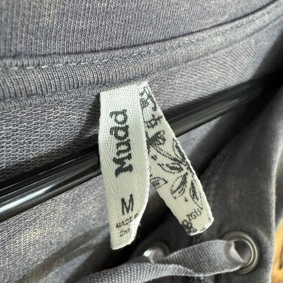 Mudd 2010s Lace Up V-Neck Pullover M - Picture 2 of 4